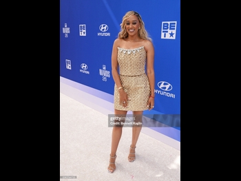  alt="Tia Mowry"