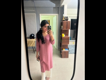  alt="Isha Yadav"