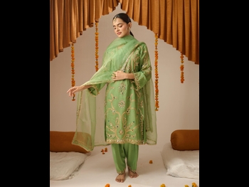 alt="Akriti Sahota"