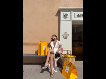  alt="Isabeau Delatour"