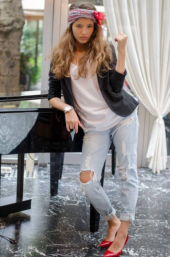 Sára Sandeva