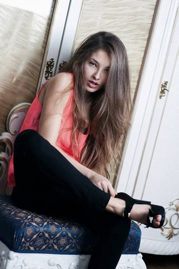 Sára Sandeva