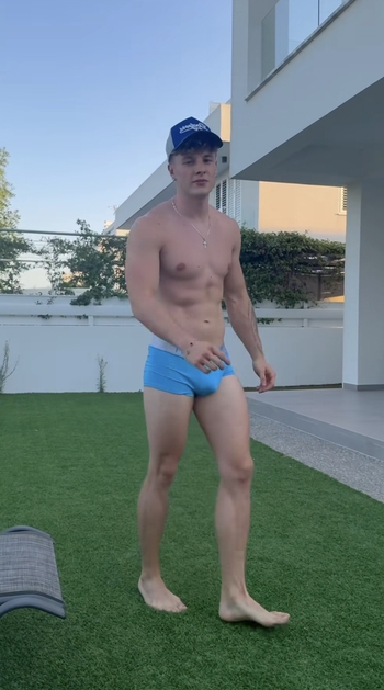 Benjamin Hilton