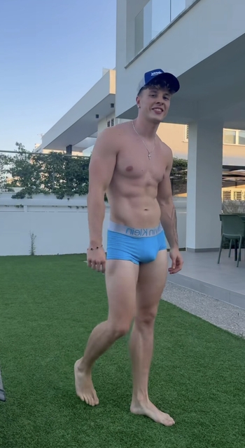 Benjamin Hilton