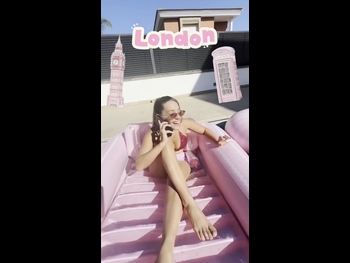  alt="Lluna Clark"