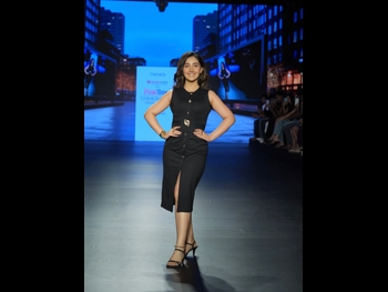  alt="Ashnoor Kaur"