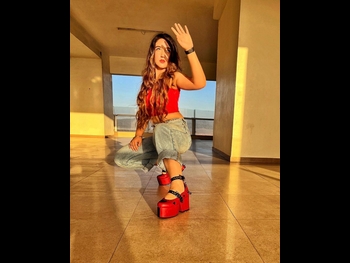  alt="Ashnoor Kaur"