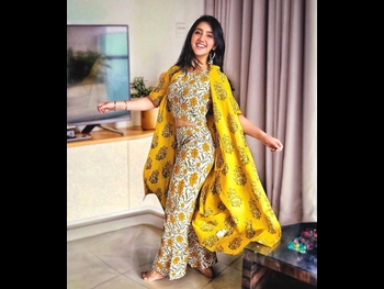  alt="Ashnoor Kaur"