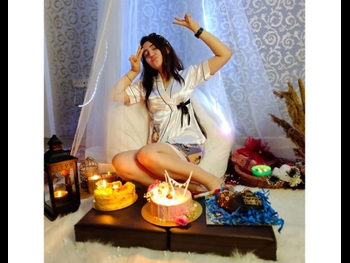  alt="Ashnoor Kaur"