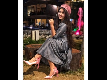  alt="Ashnoor Kaur"