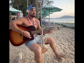  alt="Johnny 'bananas' Devenanzio"