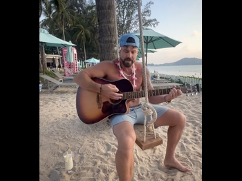  alt="Johnny 'bananas' Devenanzio"