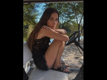  alt="Maria Pombo"