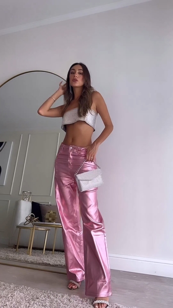 Luana Barrón