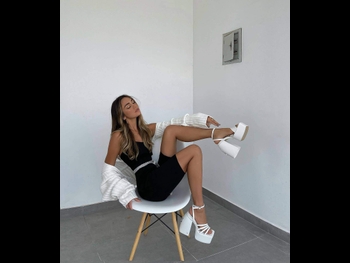  alt="Luana Barron"