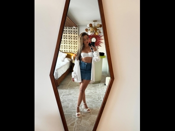  alt="Lola Indigo"