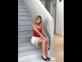  alt="Claudia Garcia"