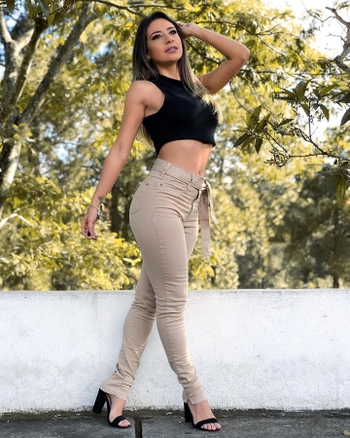 Flávia Monteiro