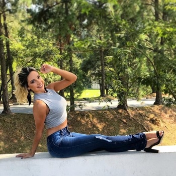Flávia Monteiro