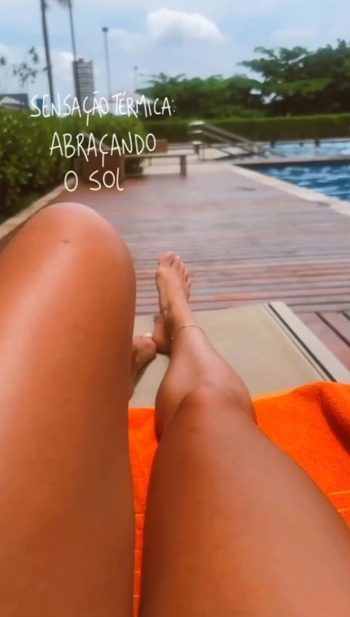Flávia Monteiro