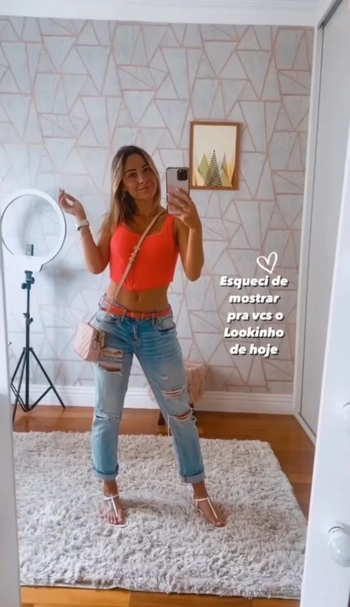 Flávia Monteiro