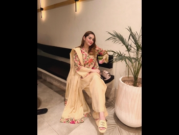  alt="Fariha Asghar"