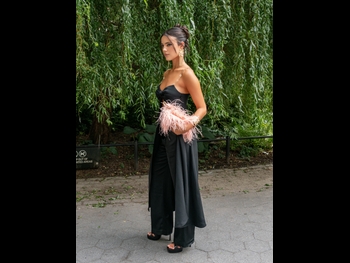  alt="Ella Mendelsohn"