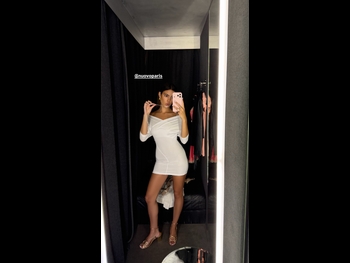  alt="Ella Mendelsohn"