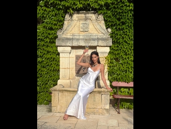  alt="Ella Mendelsohn"