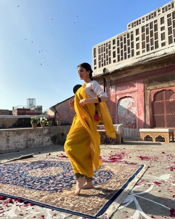 Sania Iqbal