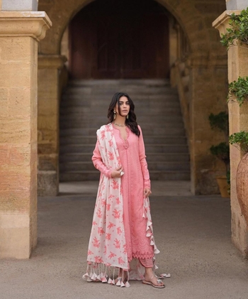 Sania Iqbal