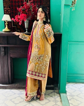 Sania Iqbal