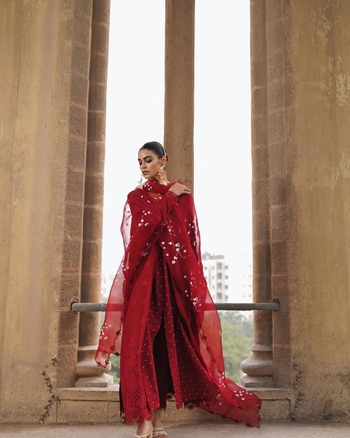Sania Iqbal