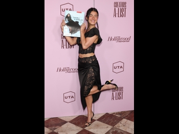 alt="Charli D'amelio"