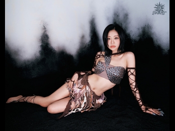  alt="Julie Han"
