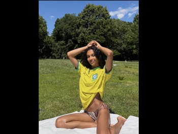  alt="Joyce Oliveira"