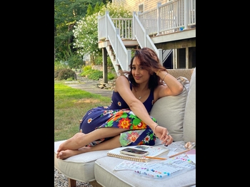 alt="Raveena"
