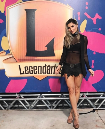 Flávia Viana