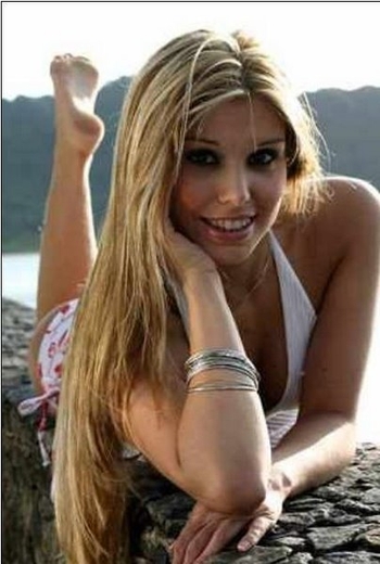 Flávia Viana