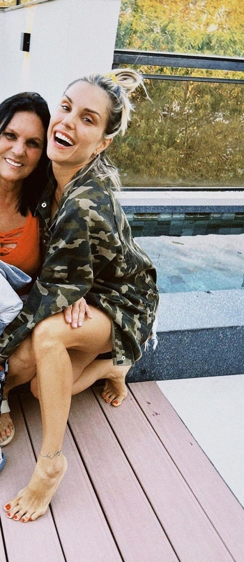 Flávia Viana