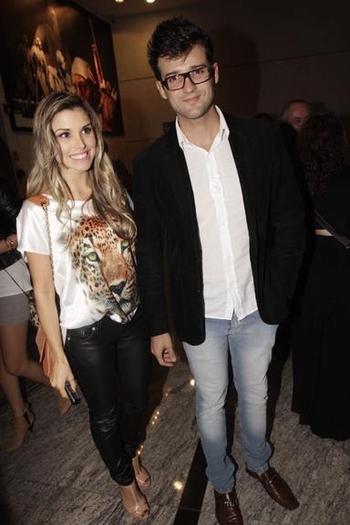 Flávia Viana