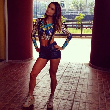 Flávia Viana