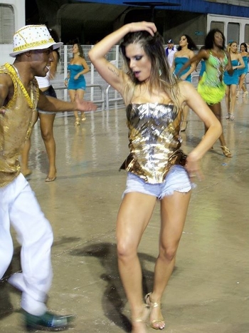 Flávia Viana