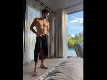  alt="Sebastian Yatra"