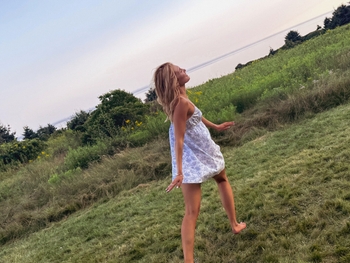  alt="Sophie Nelisse"