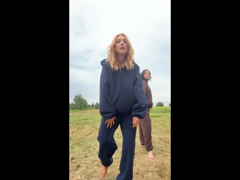  alt="Sophie Nelisse"