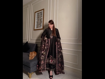  alt="Momina Iqbal"