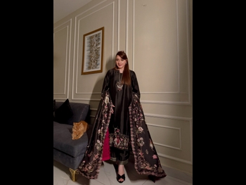  alt="Momina Iqbal"