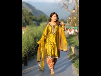  alt="Hina Khan"