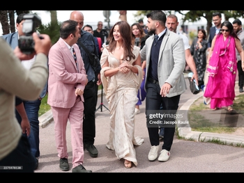  alt="Alia Bhatt"